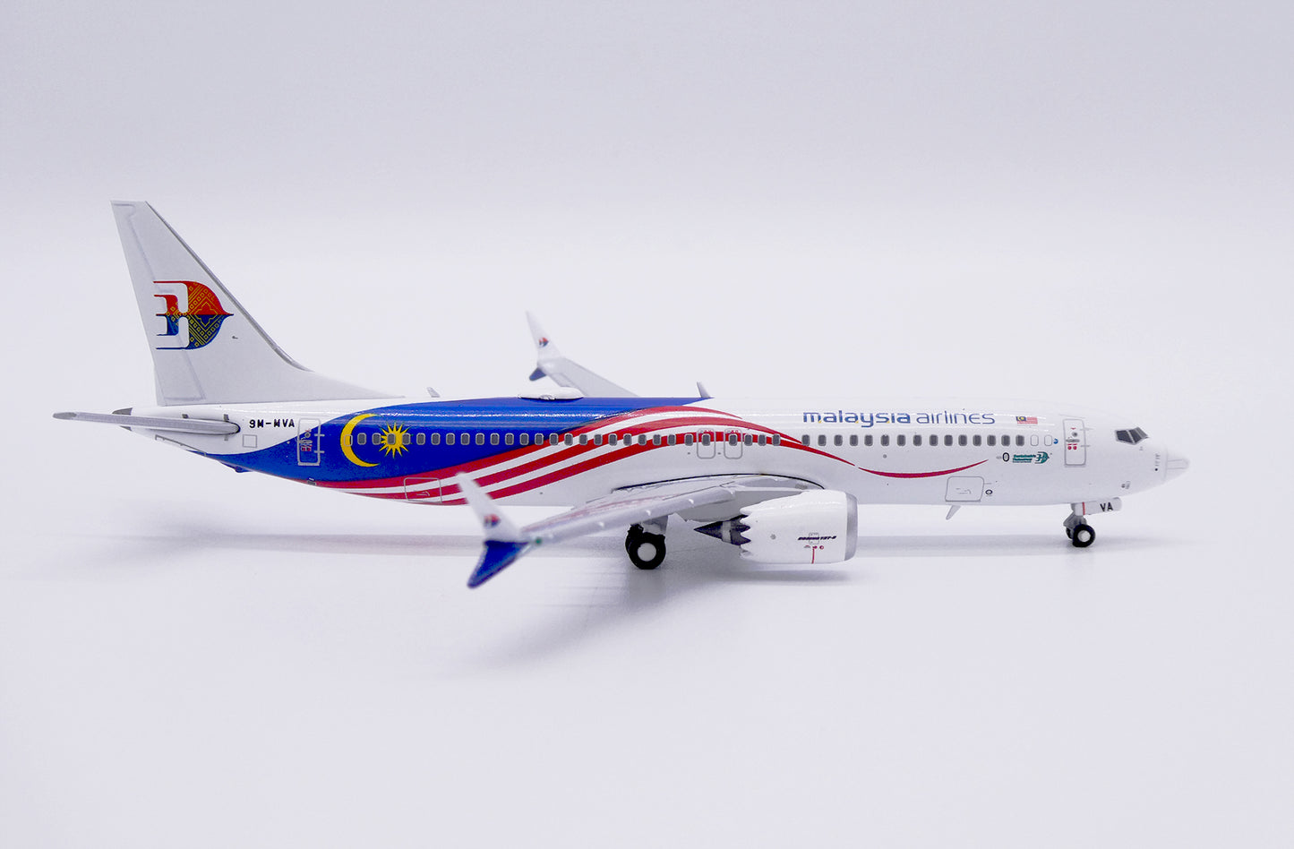 JC WINGS B737 MAX 8 MALAYSIA AIRLINES REG: 9M-MVA