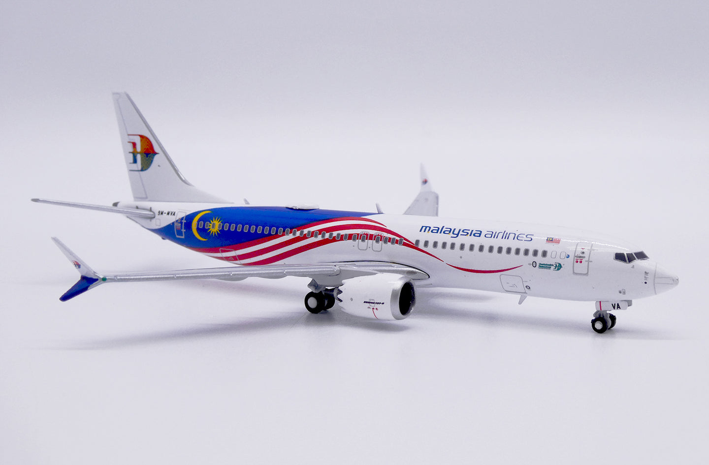 JC WINGS B737 MAX 8 MALAYSIA AIRLINES REG: 9M-MVA