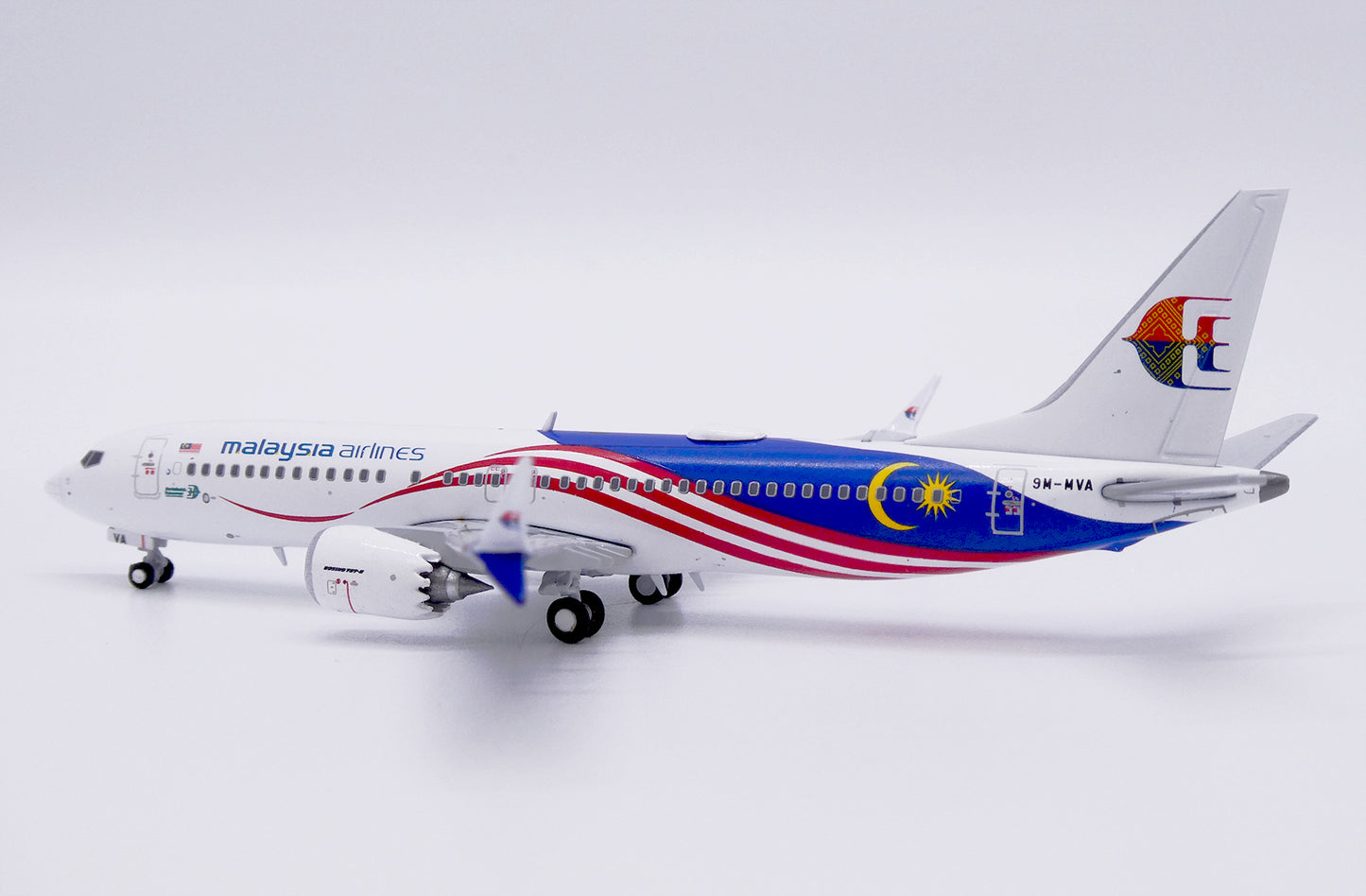 JC WINGS B737 MAX 8 MALAYSIA AIRLINES REG: 9M-MVA