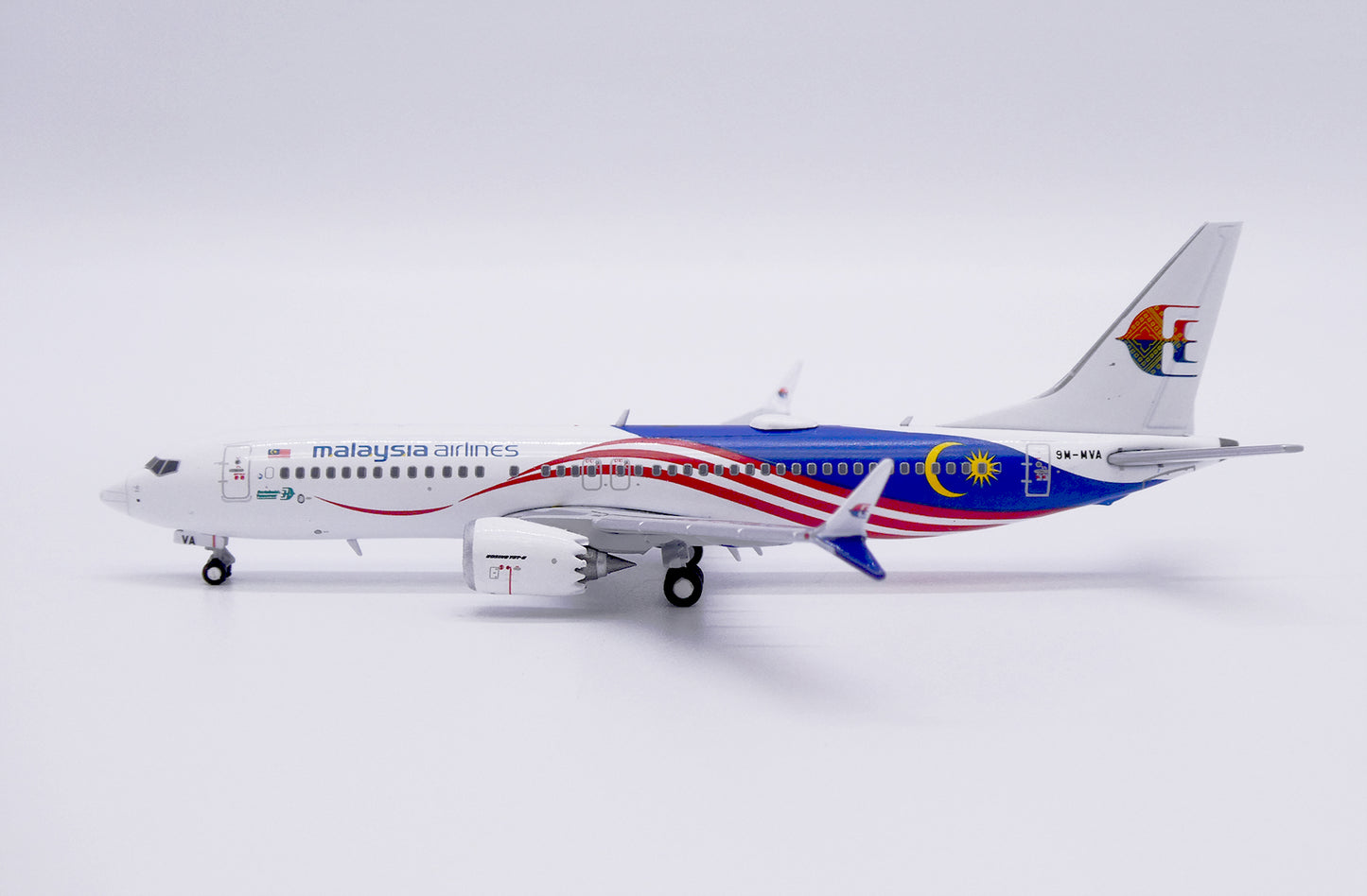 JC WINGS B737 MAX 8 MALAYSIA AIRLINES REG: 9M-MVA