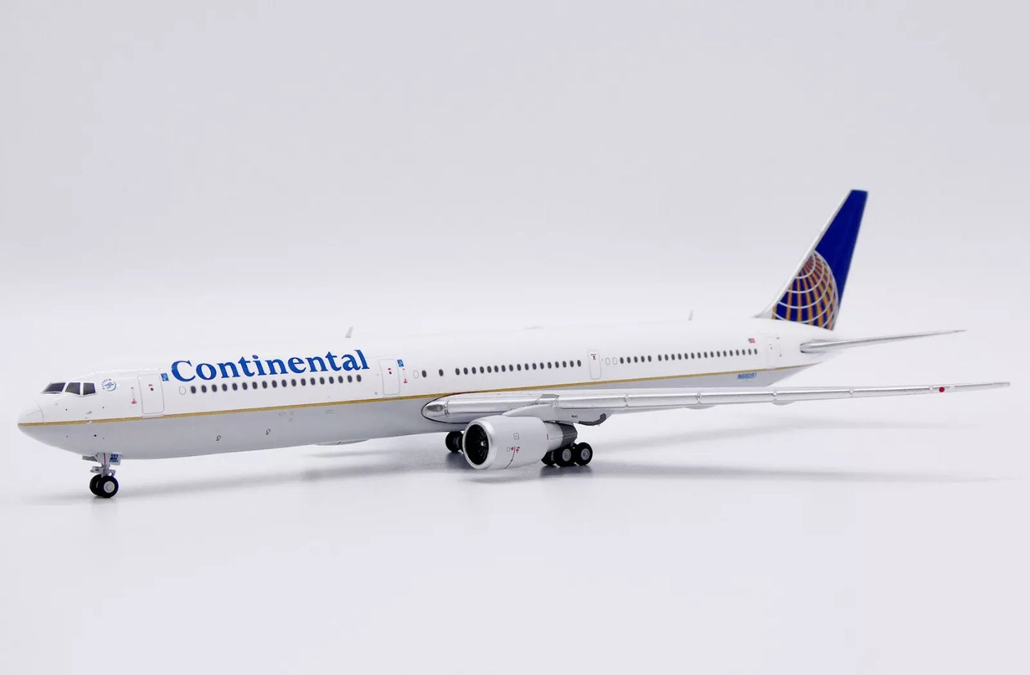 JC WINGS B767-400ER CONTINENTAL AIRLINES REG: N66051