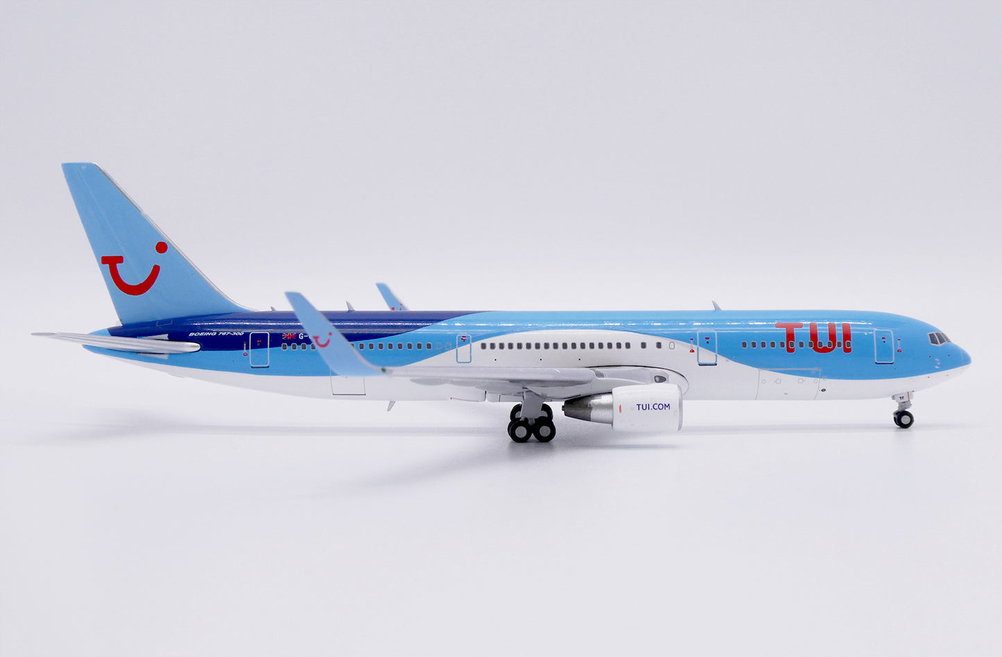 JC WINGS B767-300ER TUI REG: G-OBYF