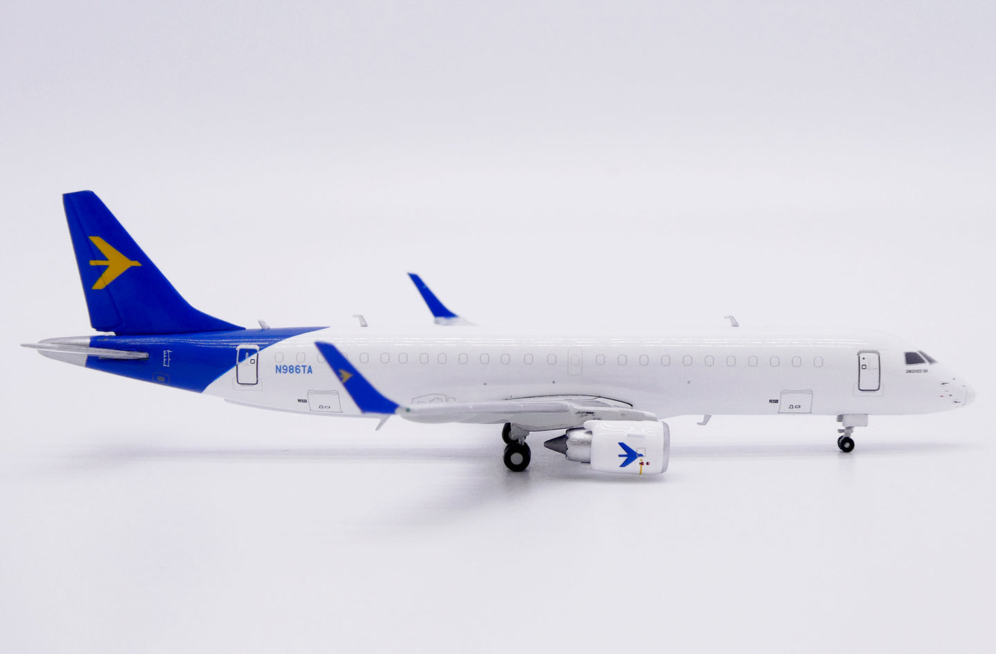 JC WINGS E190F HOUSE COLOUR "E-FREIGHTER" REG: N986TA
