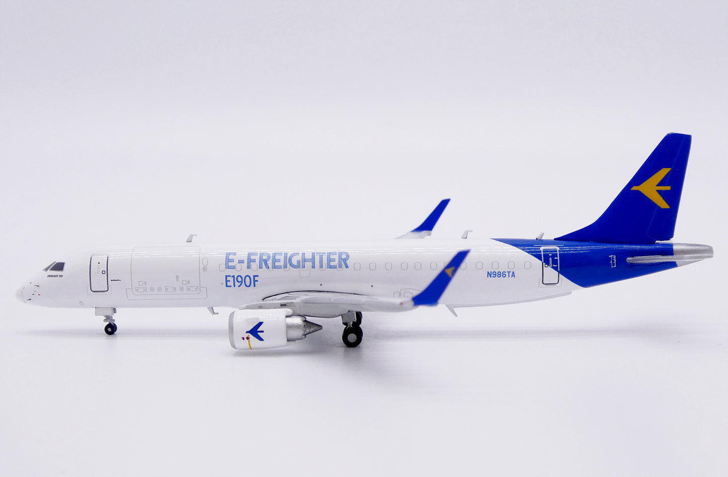 JC WINGS E190F HOUSE COLOUR "E-FREIGHTER" REG: N986TA