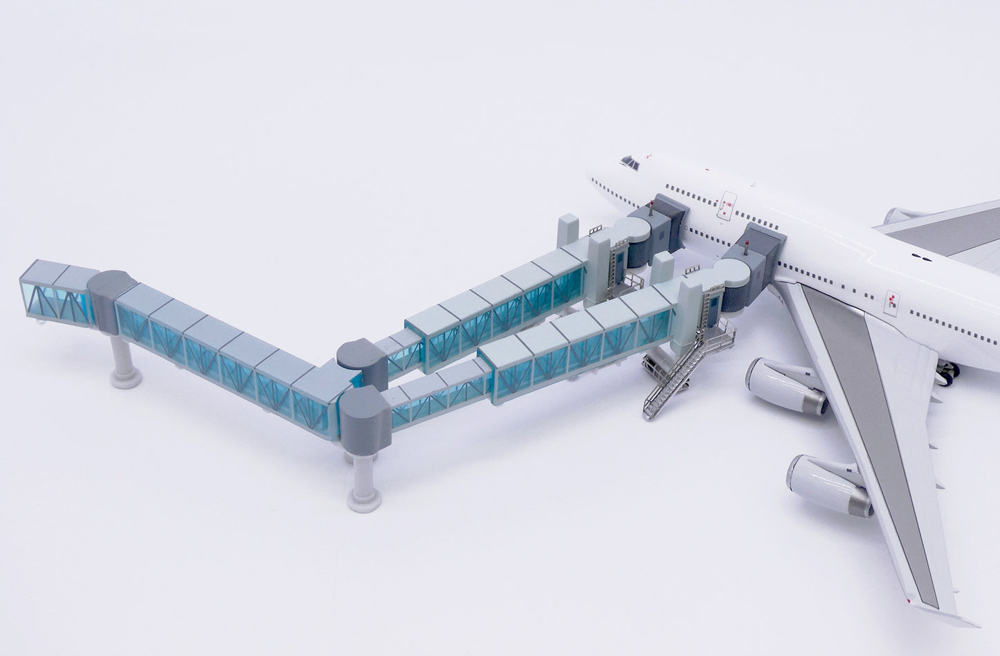 JC WINGS AIR PASSENGER BRIDGE FOR B747 (BLUE)