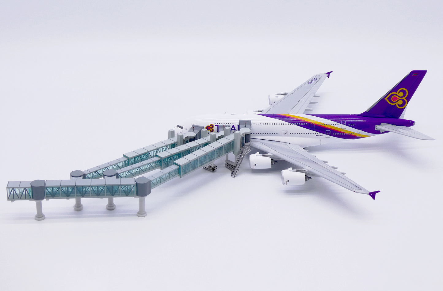 JC WINGS AIR PASSENGER BRIDGE FOR A380 (GREEN)