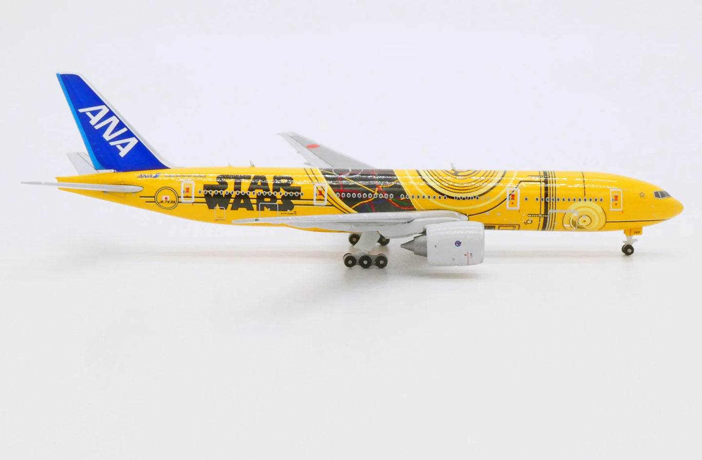 JC WINGS B777-200ER ALL NIPPON AIRWAYS "C-3PO STAR WARS" REG: JA743A