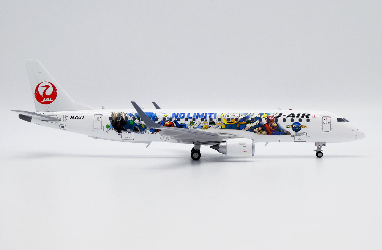 JC WINGS EMBRAER 190-100STD J-AIR "USJ LIVERY" REG: JA252J