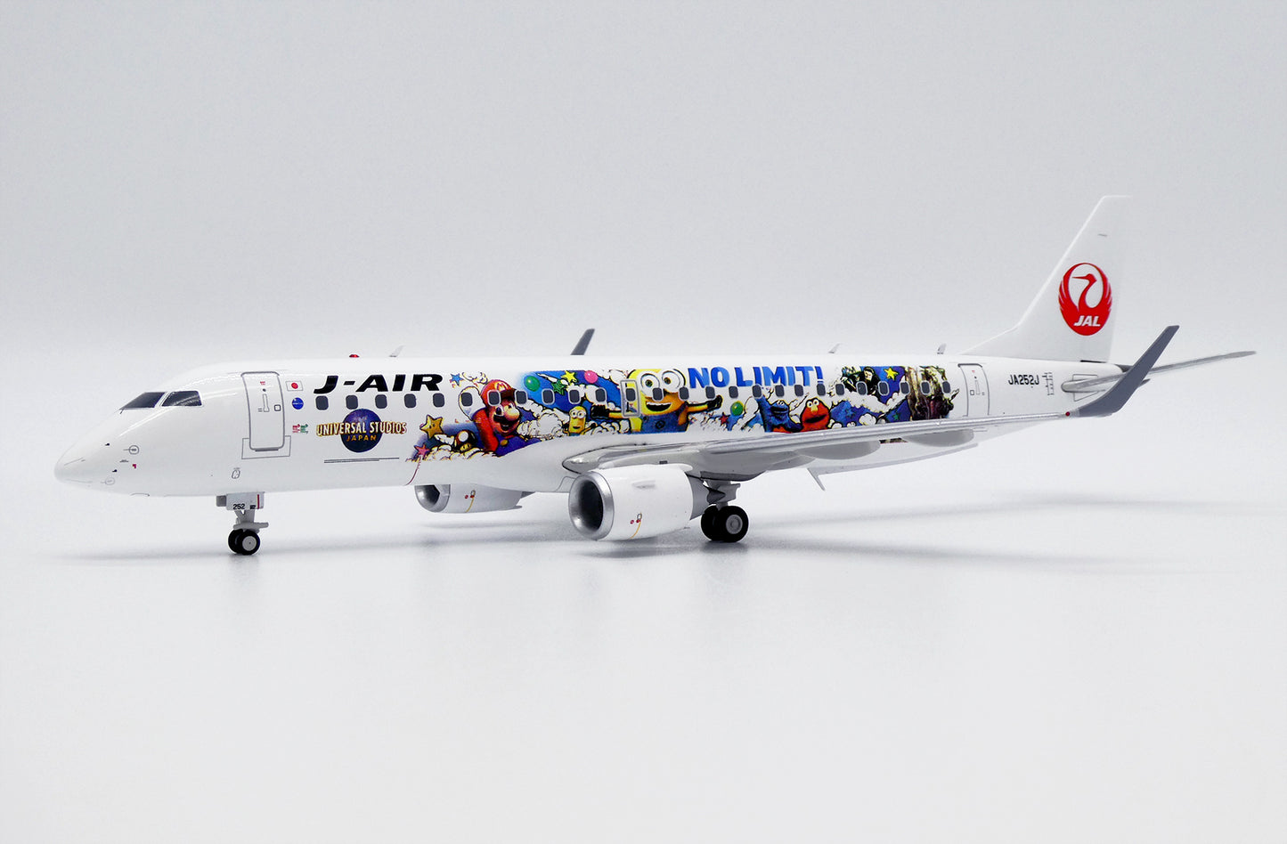 JC WINGS EMBRAER 190-100STD J-AIR "USJ LIVERY" REG: JA252J