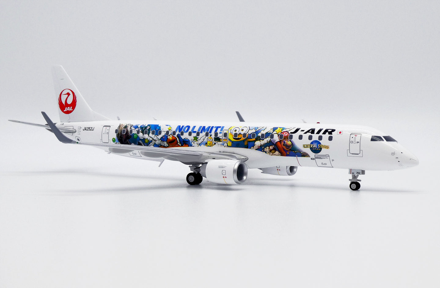 JC WINGS EMBRAER 190-100STD J-AIR "USJ LIVERY" REG: JA252J