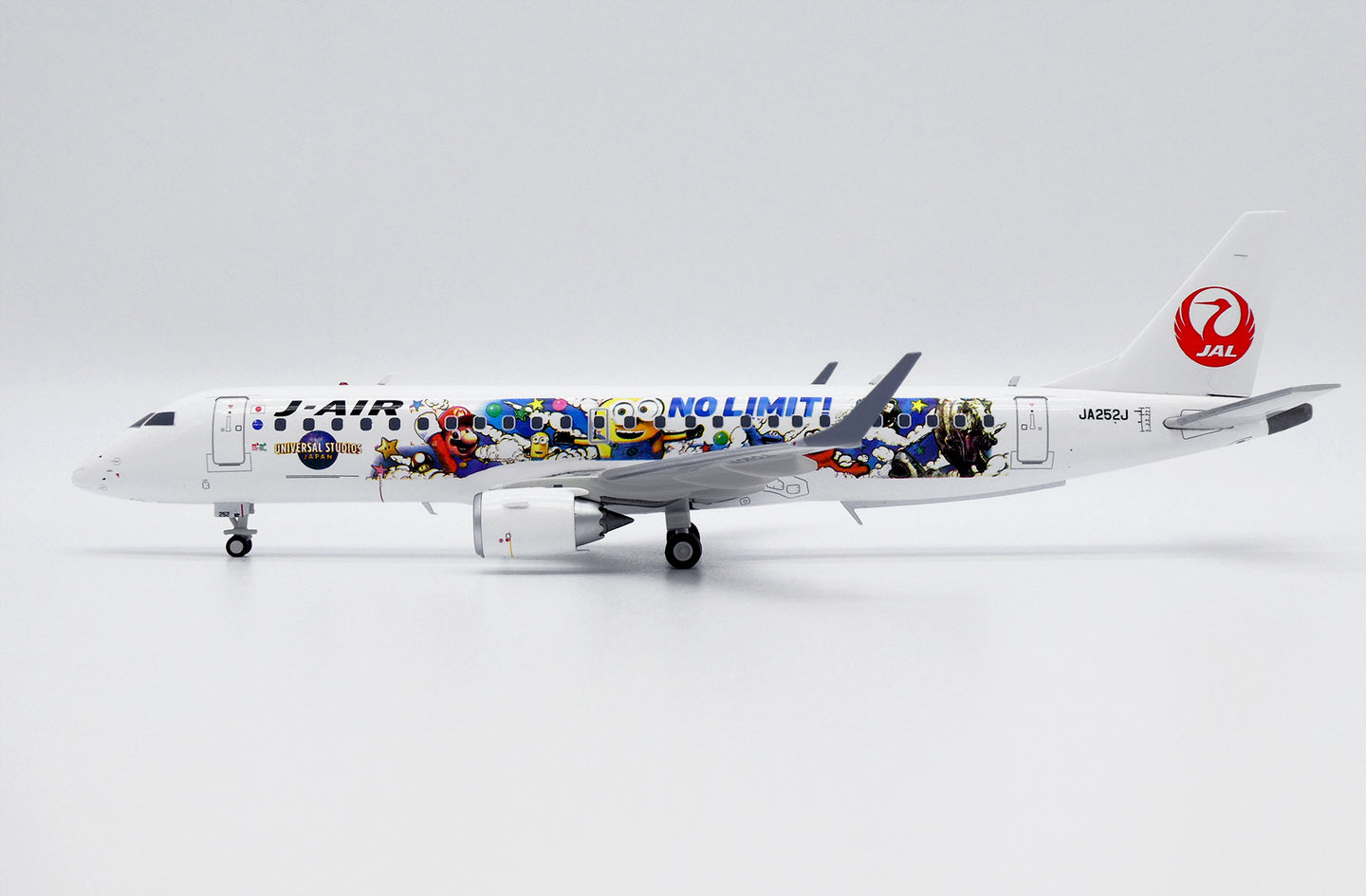 JC WINGS EMBRAER 190-100STD J-AIR "USJ LIVERY" REG: JA252J