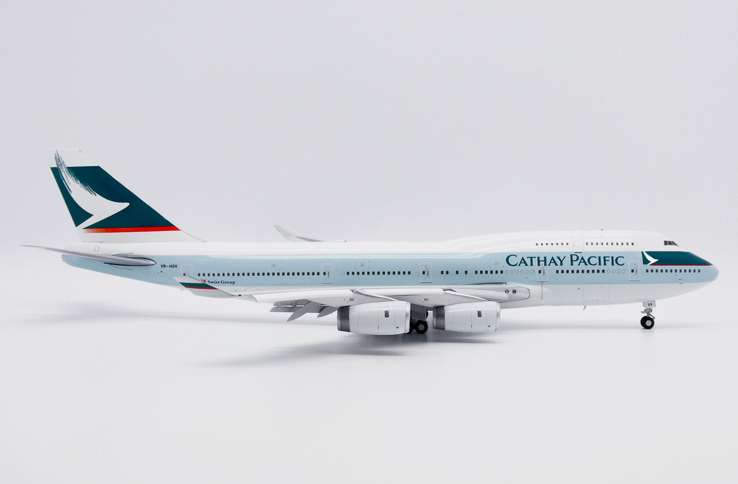 JC WINGS  B747-400 CATHAY PACIFIC (FLAPS DOWN) REG: VR-HOV