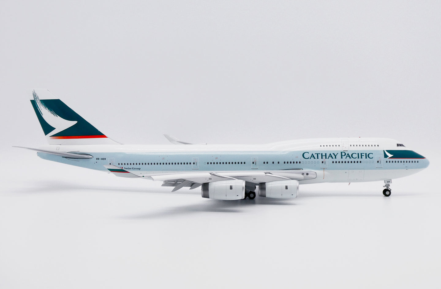 JC WINGS  B747-400 CATHAY PACIFIC (FLAPS DOWN) REG: VR-HOV