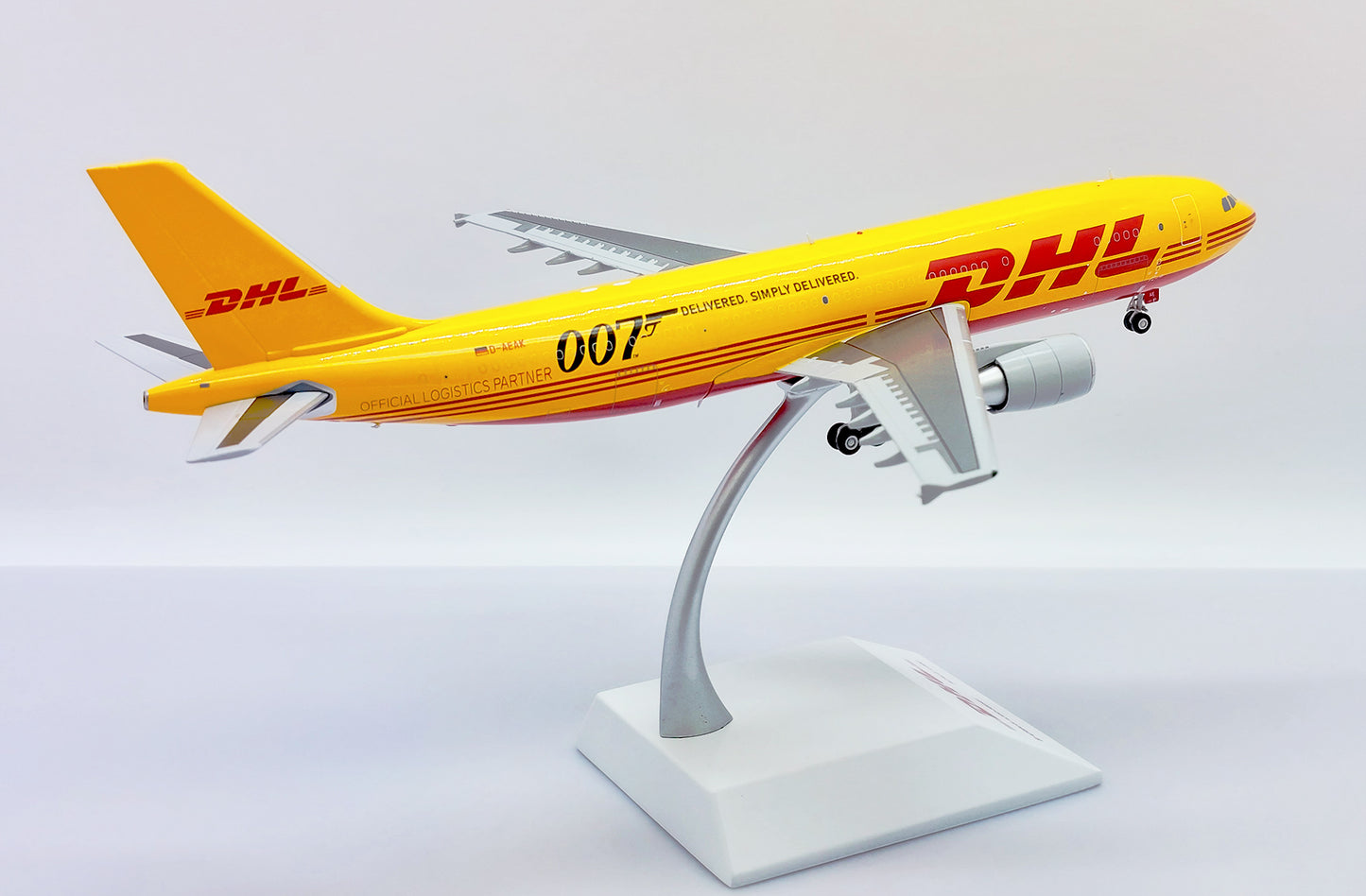JC WINGS A300-600R(F) DHL "007" REG: D-AEAK