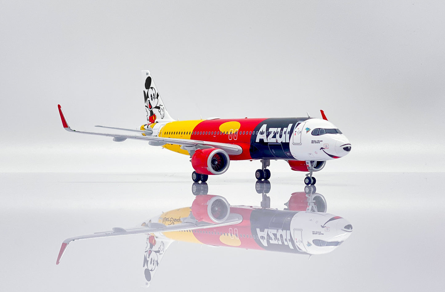 JC WINGS A320NEO AZUL "MICKEY MOUSE NAS NUVENS" REG: PR-YSH