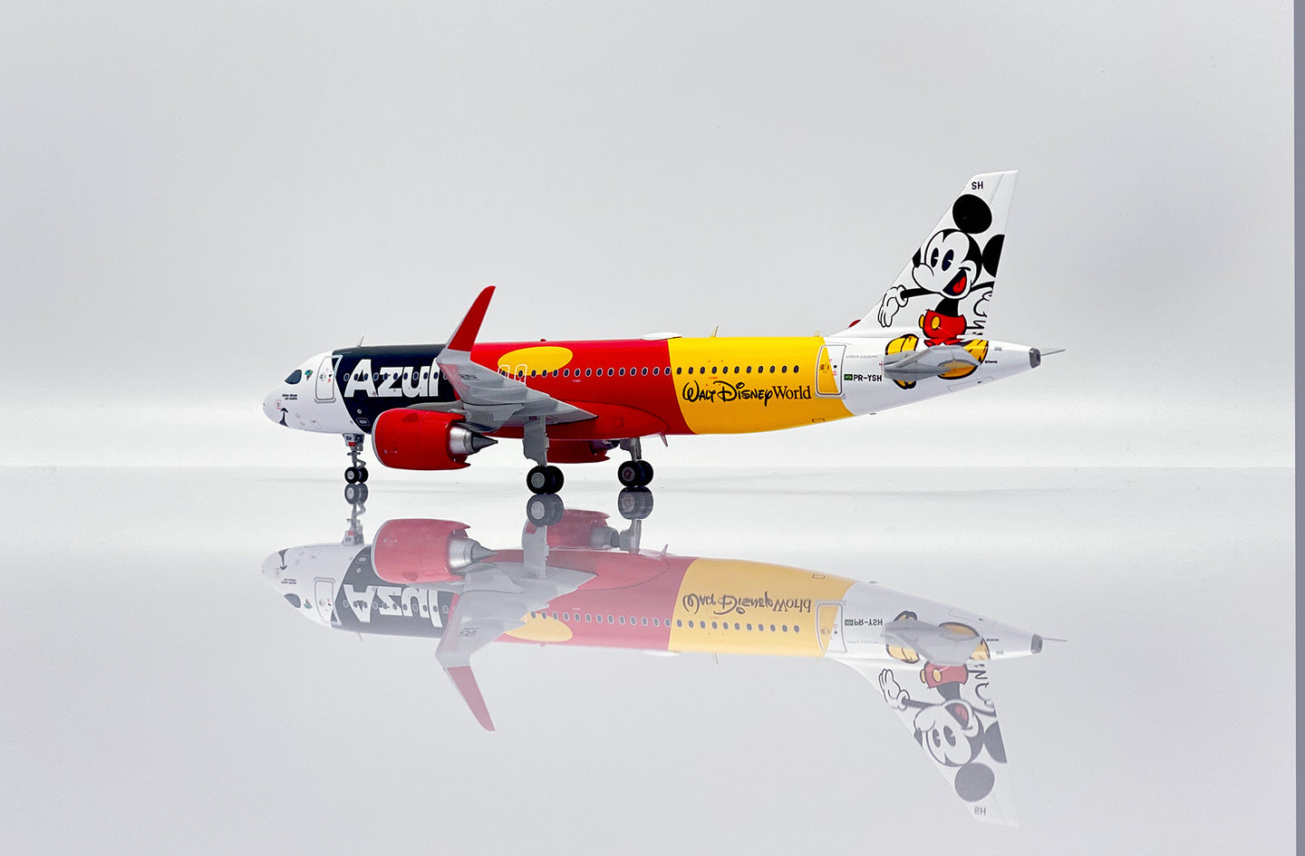 JC WINGS A320NEO AZUL "MICKEY MOUSE NAS NUVENS" REG: PR-YSH
