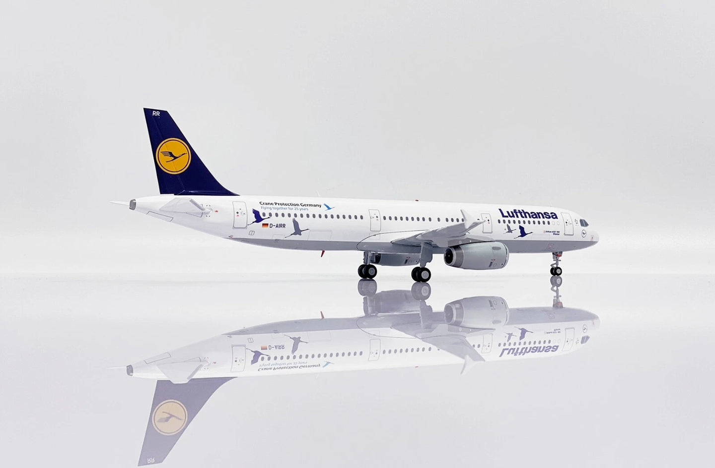 JC WINGS A321 LUFTHANSA "CRANE PROTECTION GERMANY" REG: D-AIRR