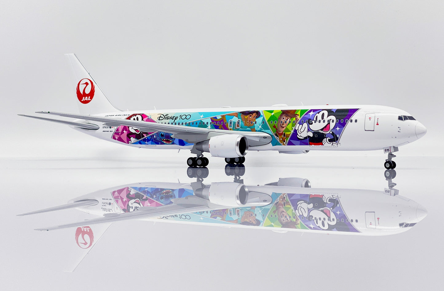 JCWINGS B767-300(ER) JAPAN AIRLINES DISNEY 100 REG: JA615J