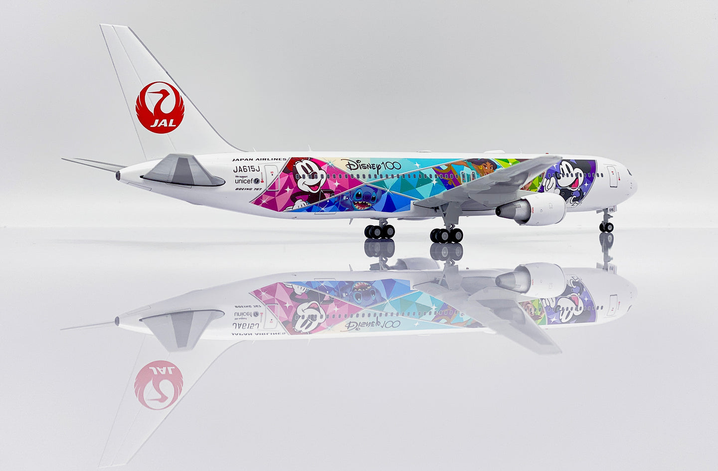JCWINGS B767-300(ER) JAPAN AIRLINES DISNEY 100 REG: JA615J