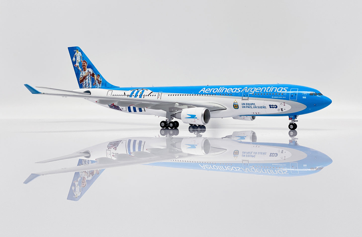 JC WINGS A330-200 ARGENTINA AEROLINEAS ARGENTINAS "FOOTBALL" REG: LV-FVH