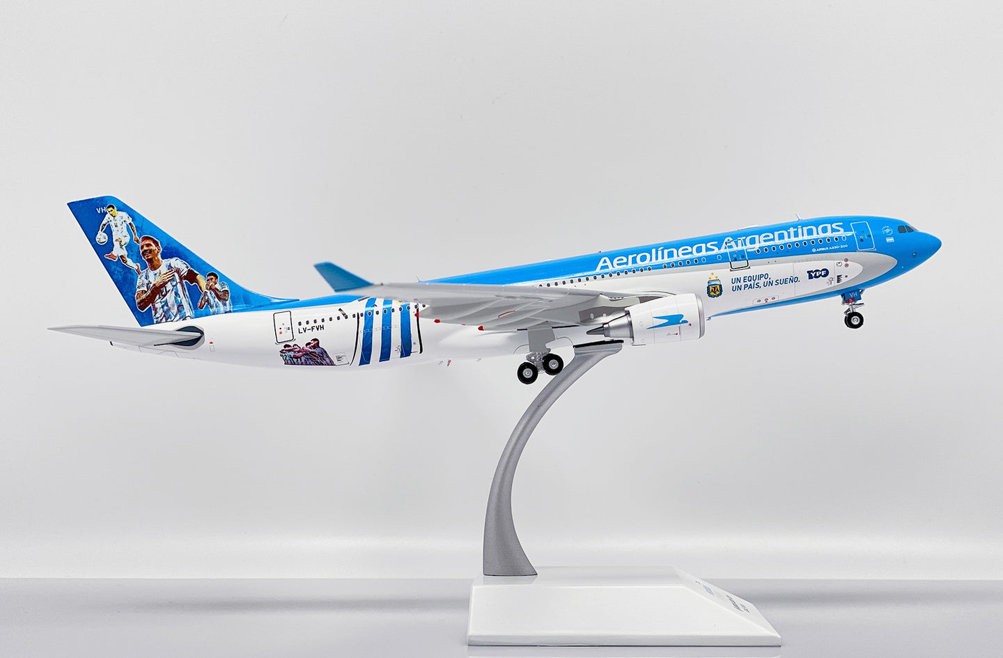 JC WINGS A330-200 ARGENTINA AEROLINEAS ARGENTINAS "FOOTBALL" REG: LV-FVH