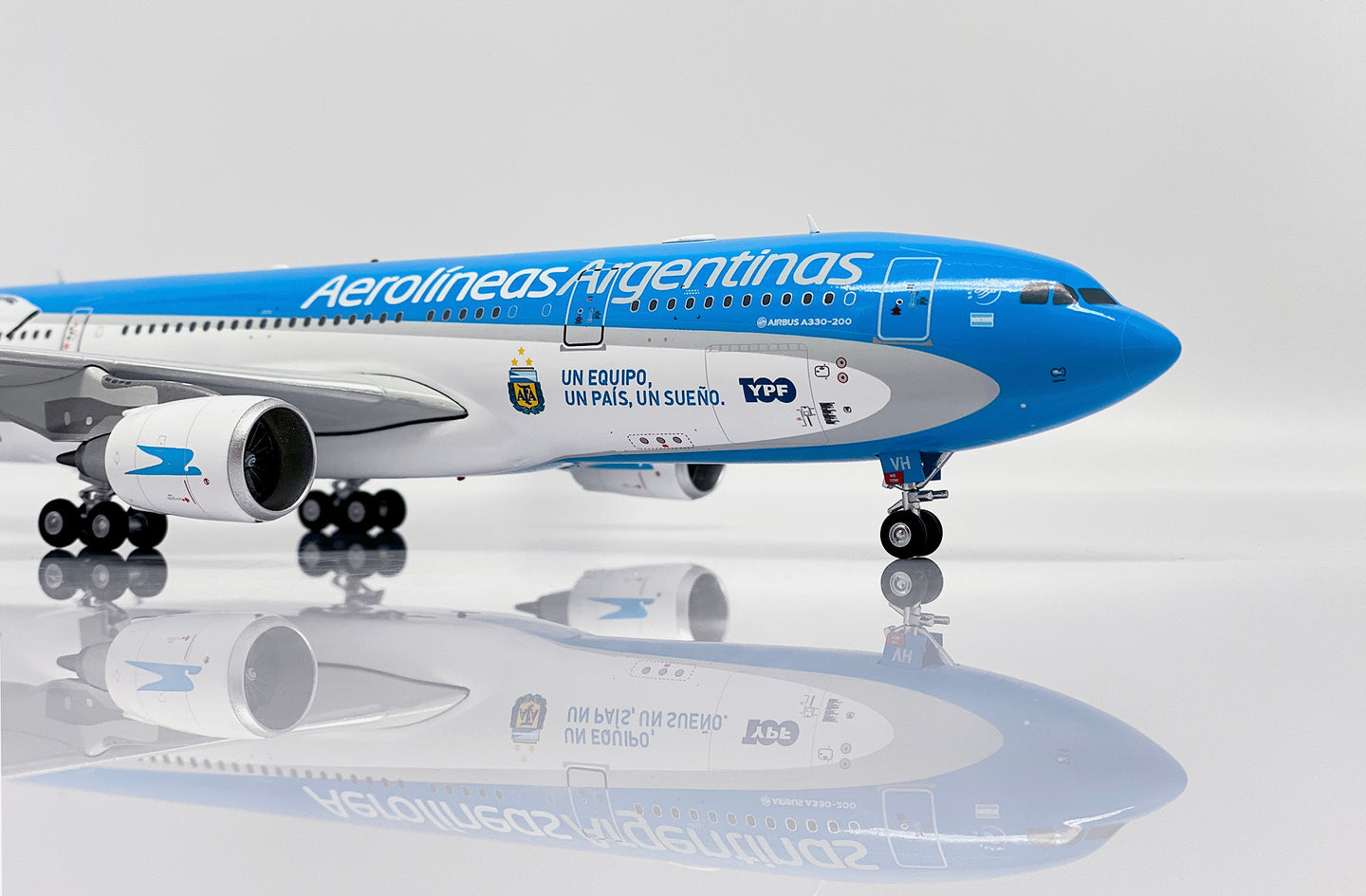 JC WINGS A330-200 ARGENTINA AEROLINEAS ARGENTINAS "FOOTBALL" REG: LV-FVH