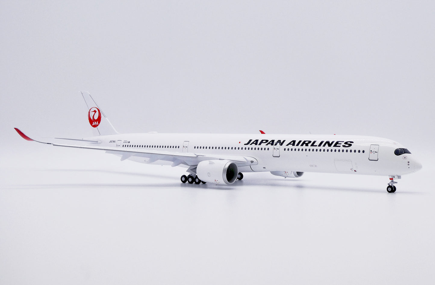 JC WINGS A350-1000XWB JAPAN AIRLINES (FLAPS DOWN) REG: JA01WJ