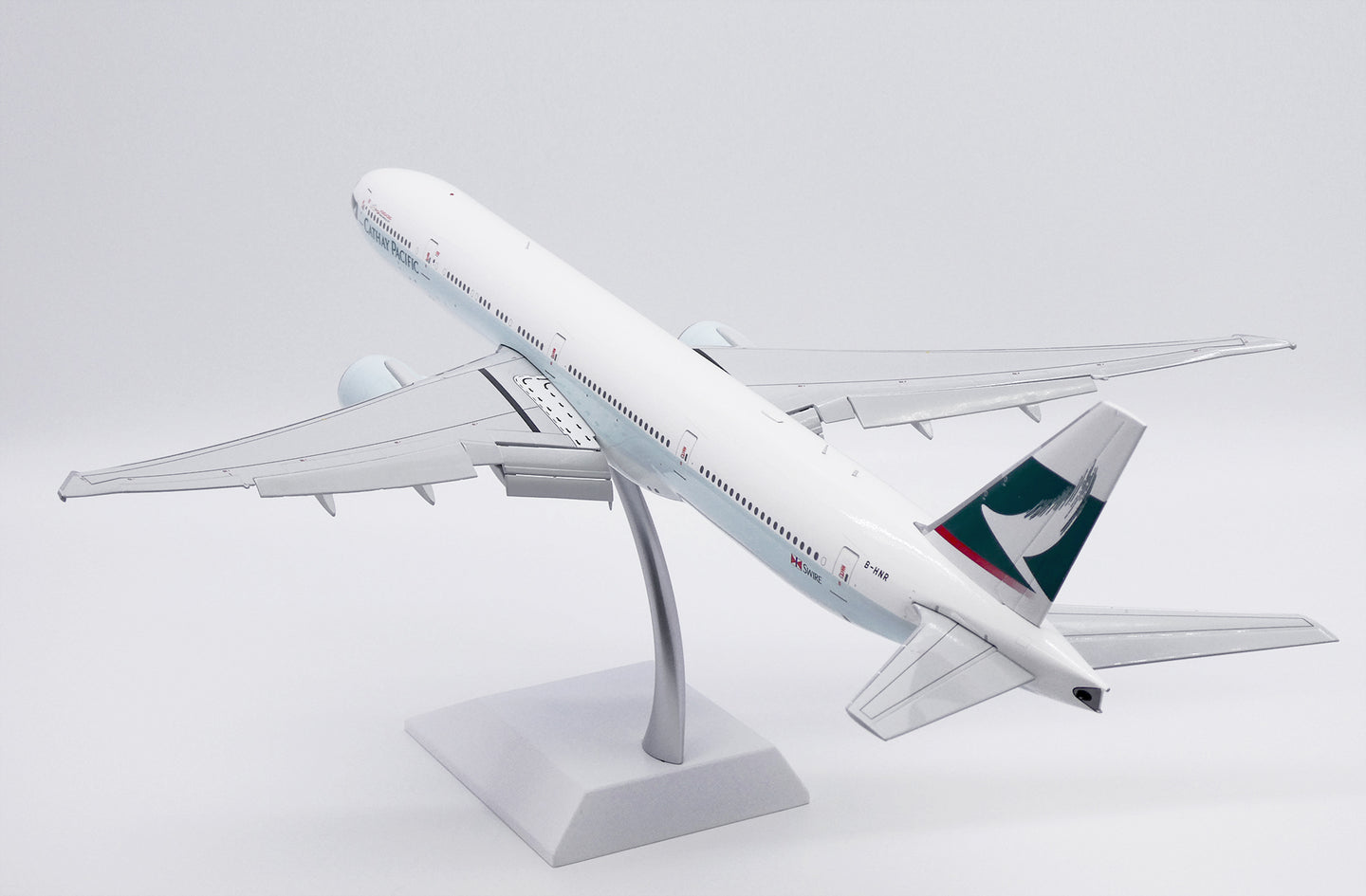 JC WINGS B777-300ER CATHAY PACIFIC (FLAPS DOWN) REG: B-HNR