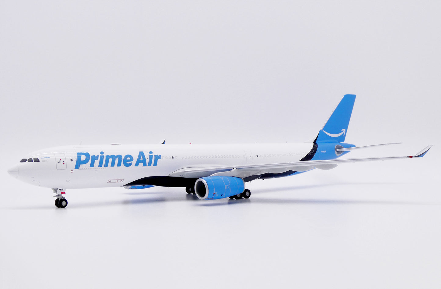 JC WINGS A330-300(P2F) AMAZON PRIME AIR REG: N4621K WITH STAND