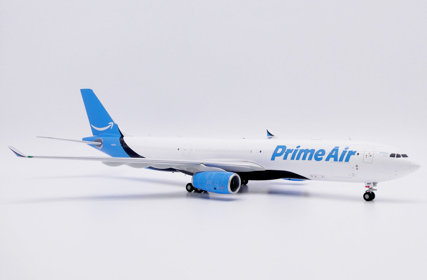 JC WINGS A330-300(P2F) AMAZON PRIME AIR REG: N4621K WITH STAND