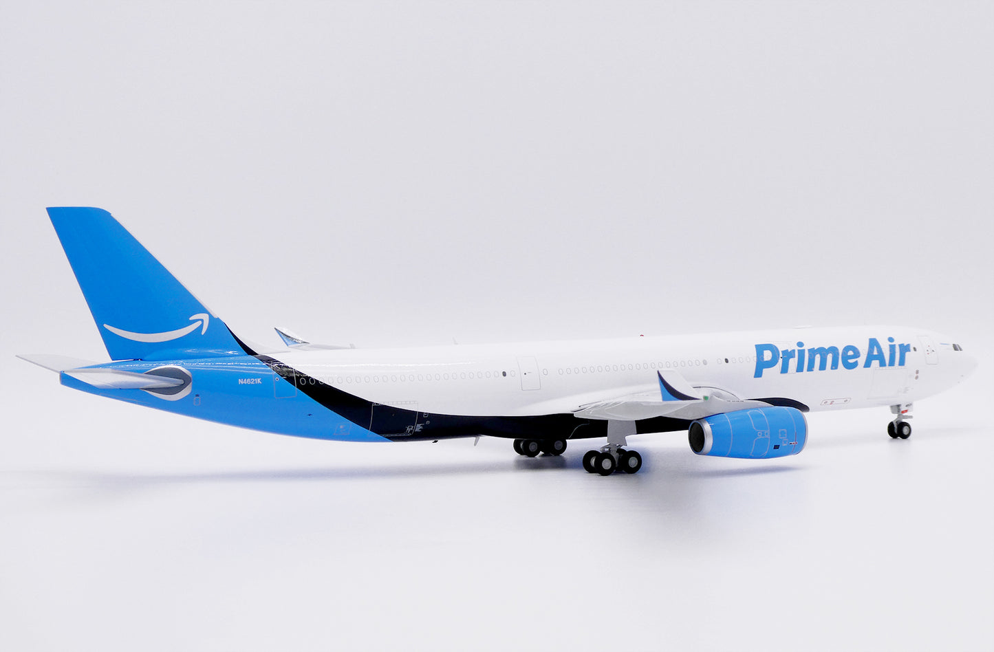 JC WINGS A330-300(P2F) AMAZON PRIME AIR REG: N4621K WITH STAND
