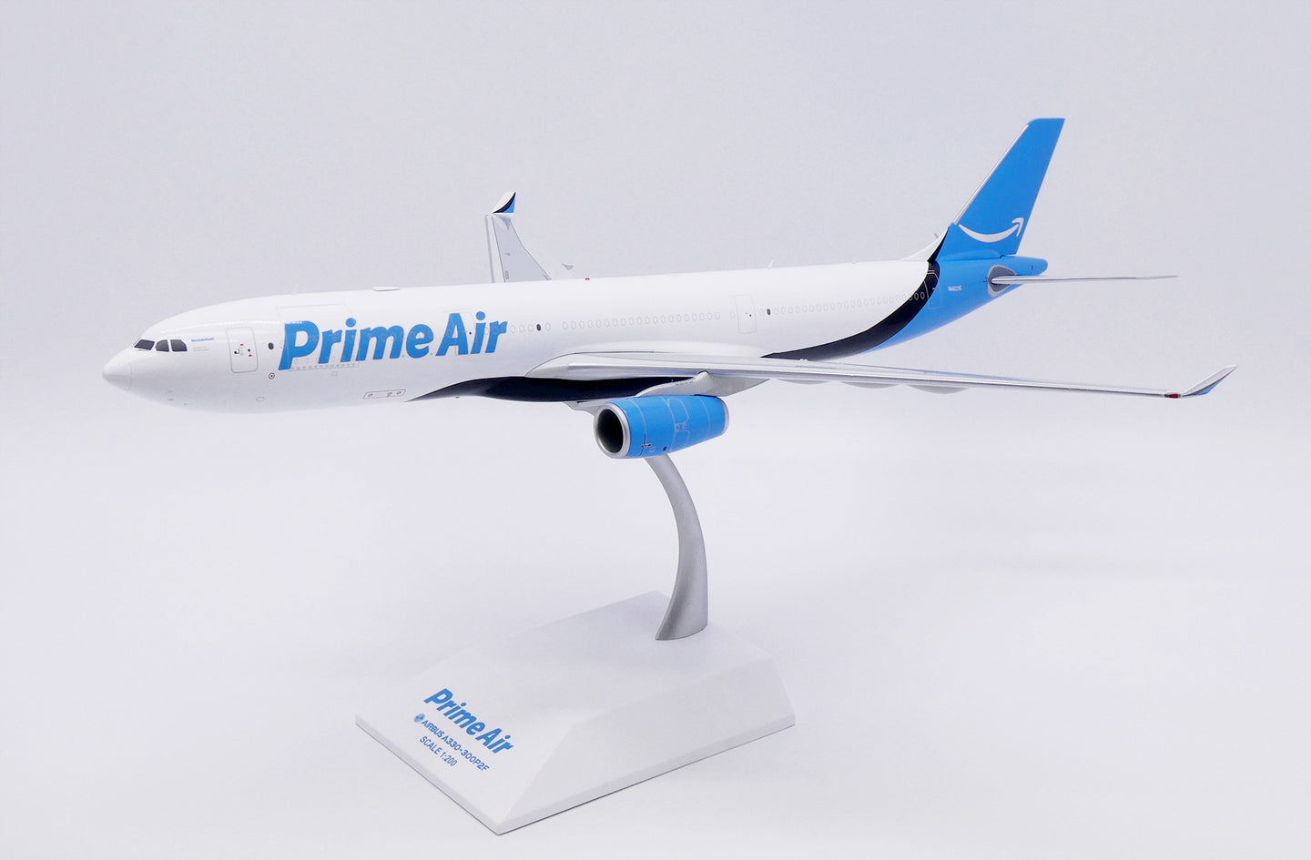 JC WINGS A330-300(P2F) AMAZON PRIME AIR REG: N4621K WITH STAND