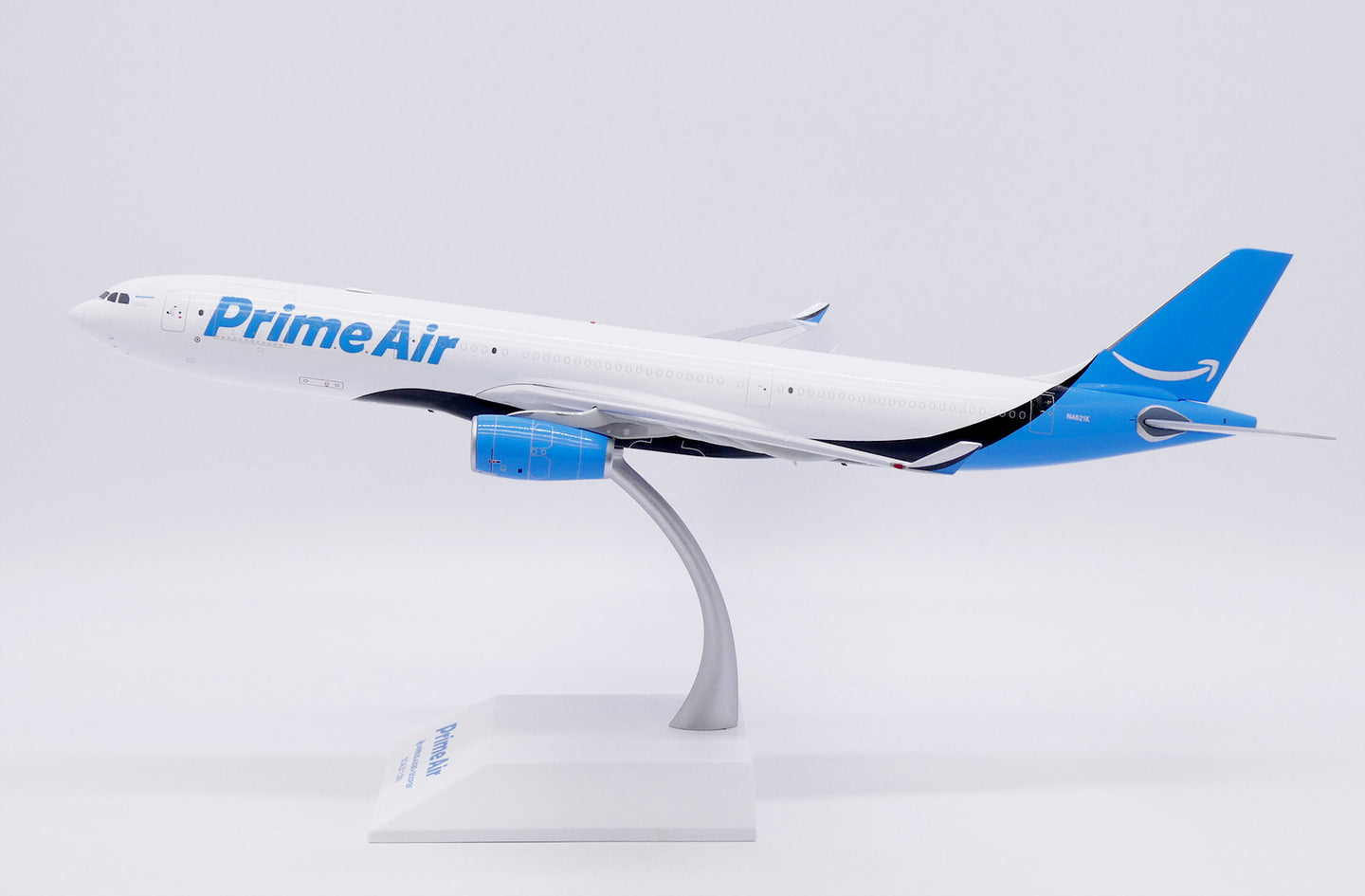 JC WINGS A330-300(P2F) AMAZON PRIME AIR REG: N4621K WITH STAND