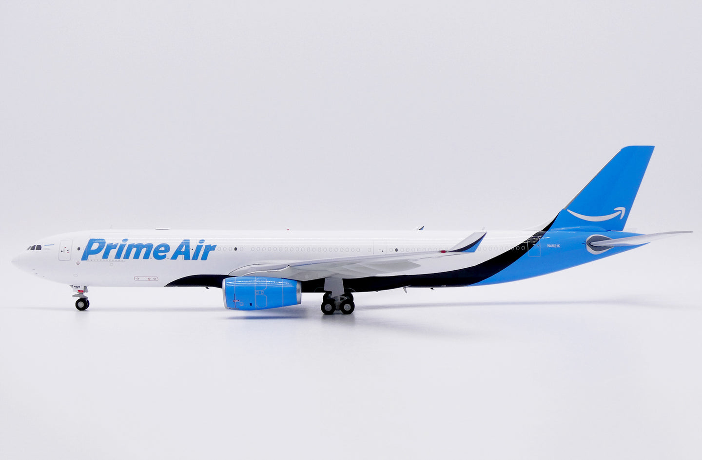 JC WINGS A330-300(P2F) AMAZON PRIME AIR REG: N4621K WITH STAND