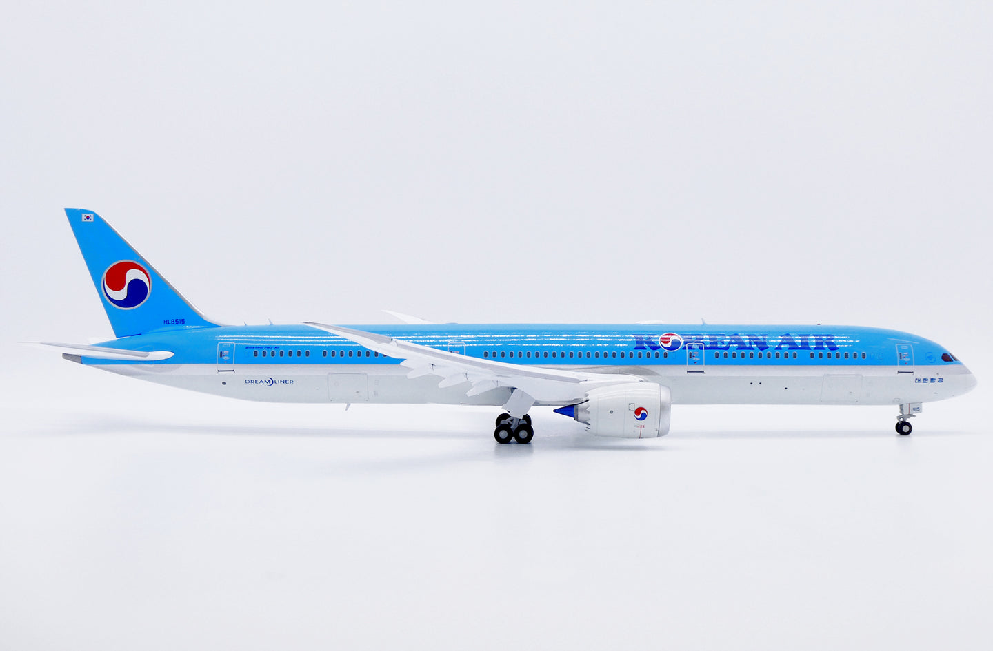 JC WINGS B787-10 DREAMLINER KOREAN AIR (FLAPS DOWN) REG: HL8515
