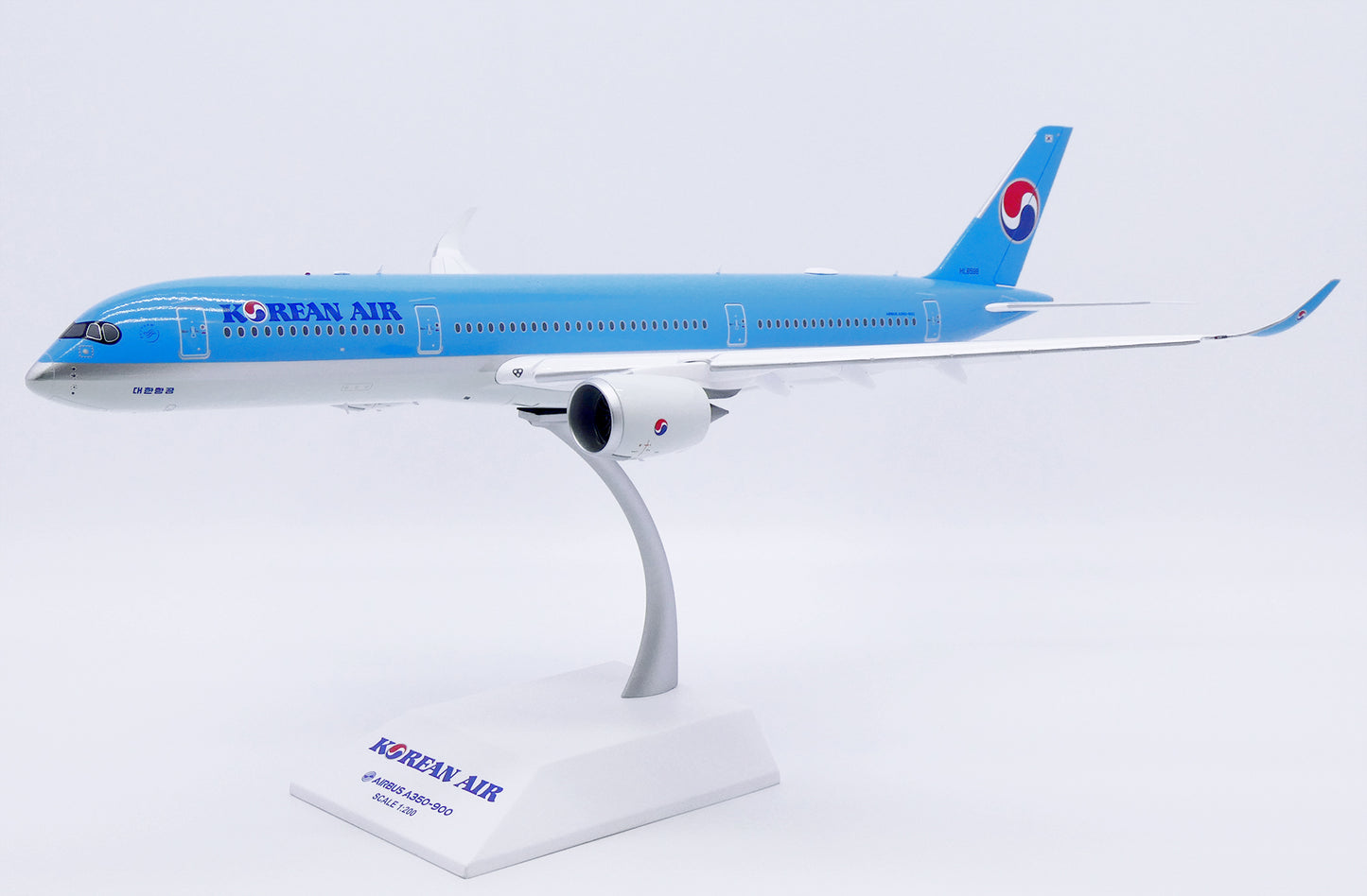 JC WINGS A350-900XWB KOREAN AIR (FLAPS DOWN) REG: HL8598