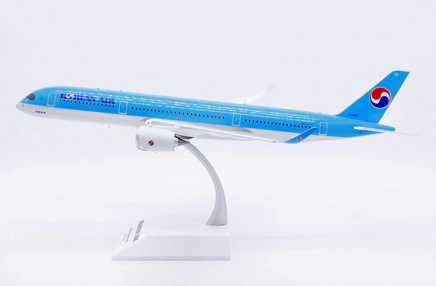 JC WINGS A350-900XWB KOREAN AIR REG: HL8598