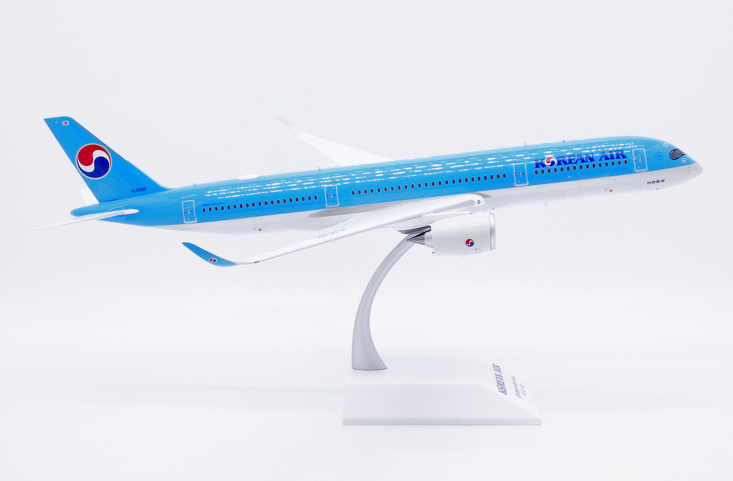 JC WINGS A350-900XWB KOREAN AIR REG: HL8598