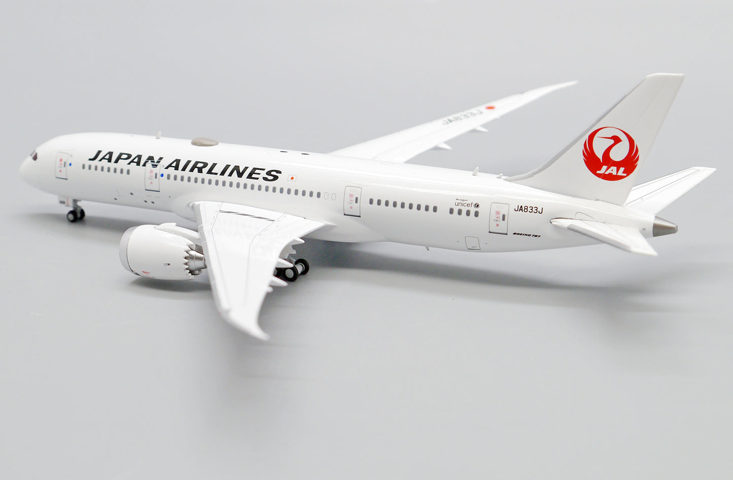 JC WINGS  B787-8 DREAMLINER JAPAN AIRLINES REG: JA833J