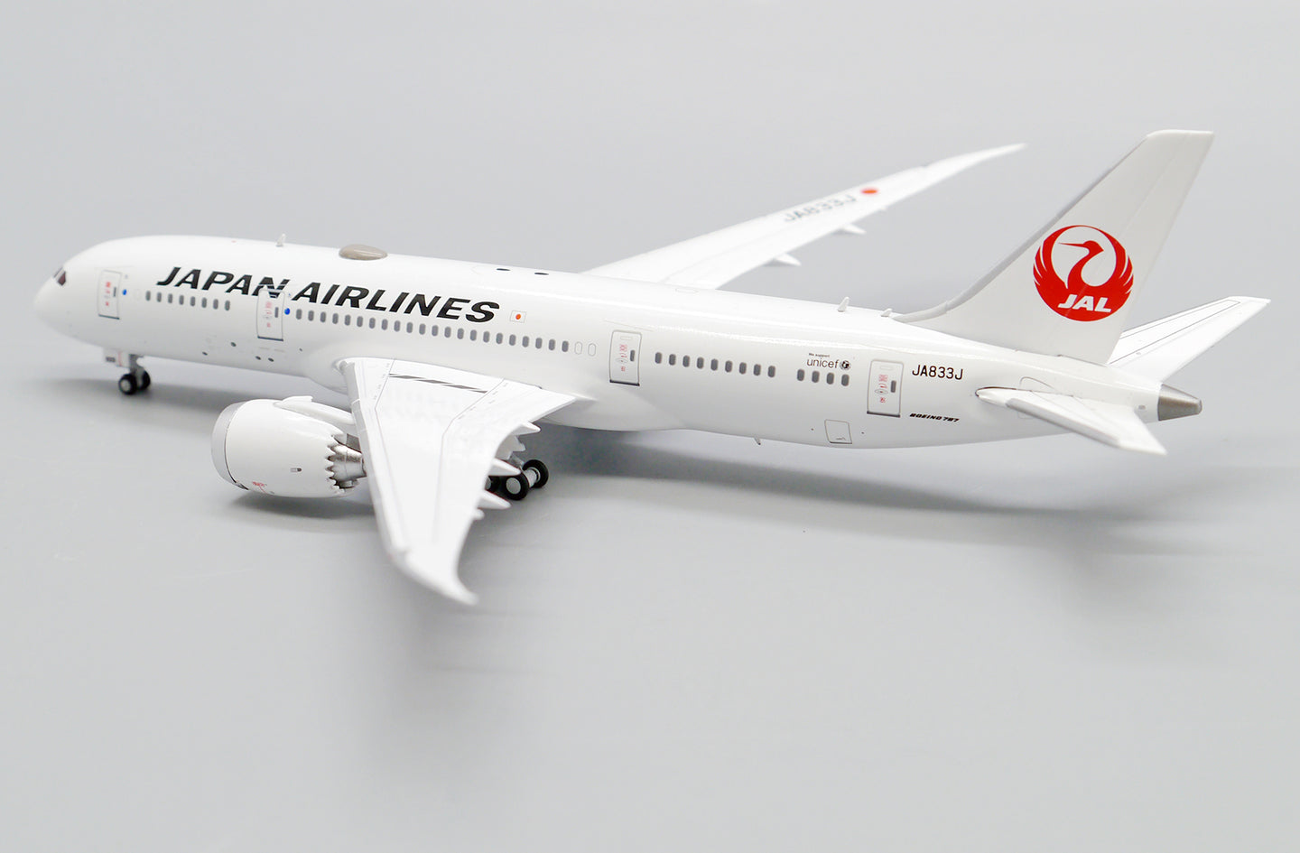 JC WINGS  B787-8 DREAMLINER JAPAN AIRLINES REG: JA833J