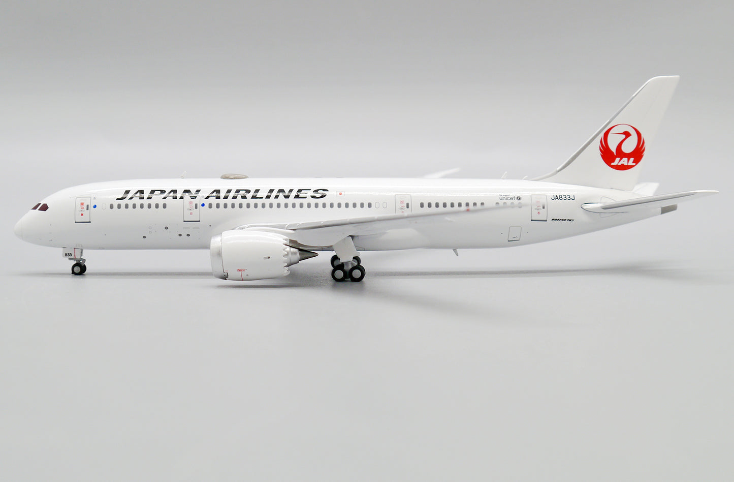 JC WINGS  B787-8 DREAMLINER JAPAN AIRLINES REG: JA833J
