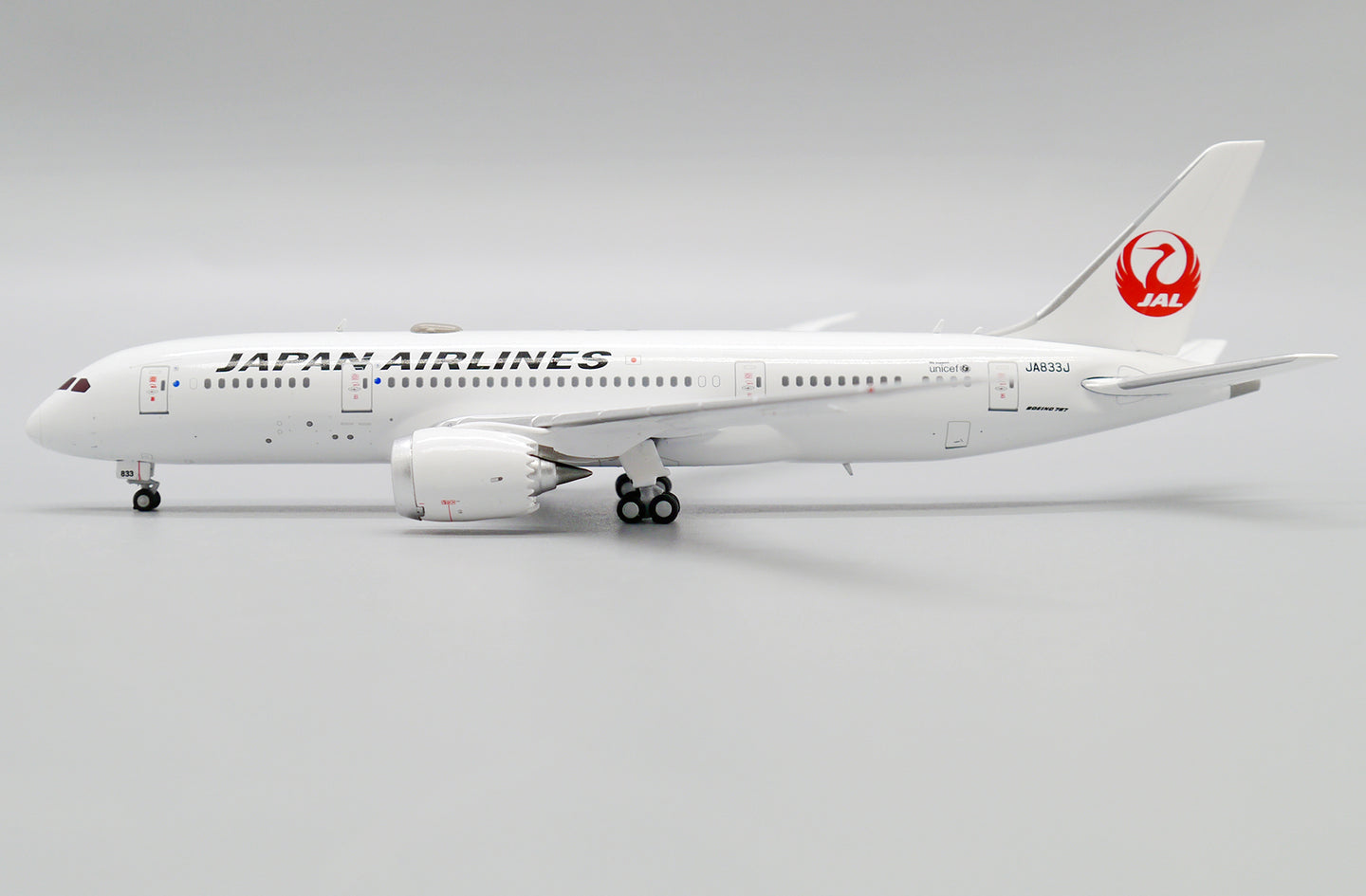 JC WINGS  B787-8 DREAMLINER JAPAN AIRLINES REG: JA833J