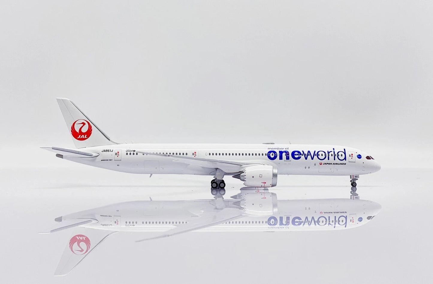 JCWINGS B787-9 JAPAN AIRLINES ONEWORLD REG: JA861J