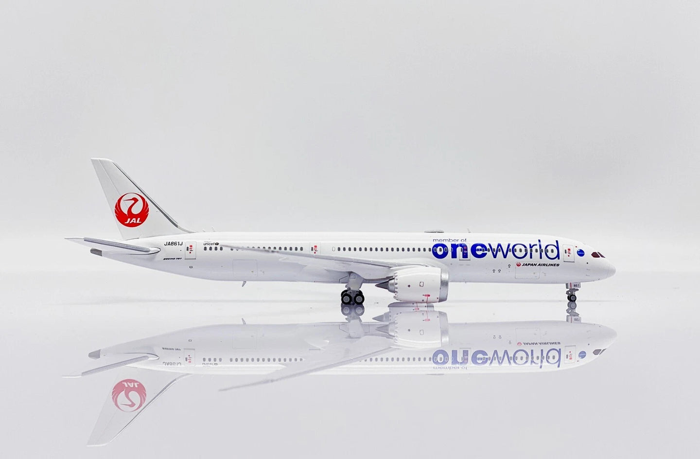 JCWINGS B787-9 JAPAN AIRLINES ONEWORLD REG: JA861J