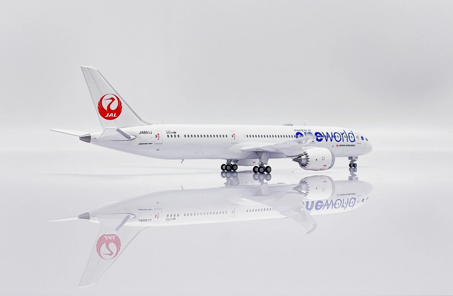 JCWINGS B787-9 JAPAN AIRLINES ONEWORLD REG: JA861J