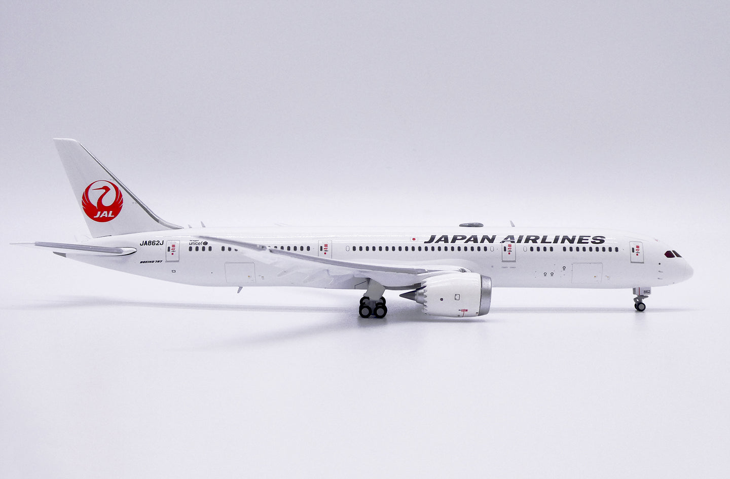 JC WINGS B787-9 DREAMLINER JAPAN AIRLINES FLAPS DOWN REG: JA862J