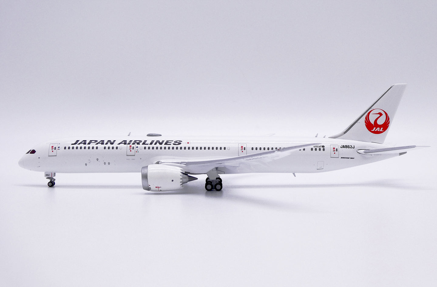 JC WINGS B787-9 DREAMLINER JAPAN AIRLINES FLAPS DOWN REG: JA862J