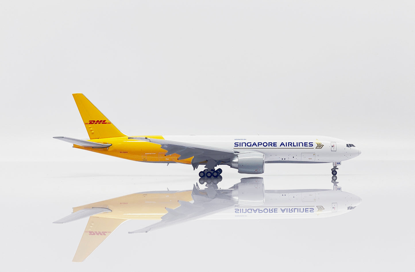 JCWINGS B777-200LRF SINGAPORE AIRLINES FLAP DOWN REG: 9V-DHA