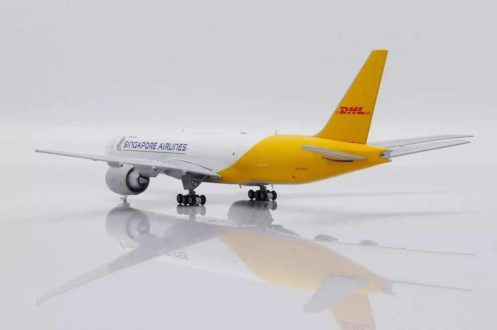 JCWINGS B777-200LRF SINGAPORE AIRLINES REG: 9V-DHA
