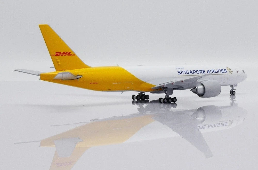 JCWINGS B777-200LRF SINGAPORE AIRLINES REG: 9V-DHA